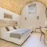 Alojamento de Acomodação e Pequeno-almoço Clara Domus Gallipoli