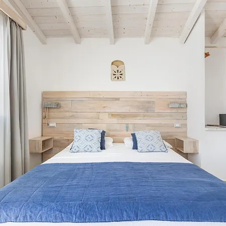 Clara Domus Bed & Breakfast