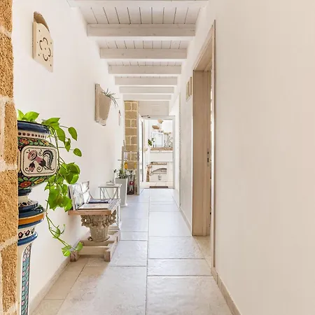 Clara Domus Bed & Breakfast 3*