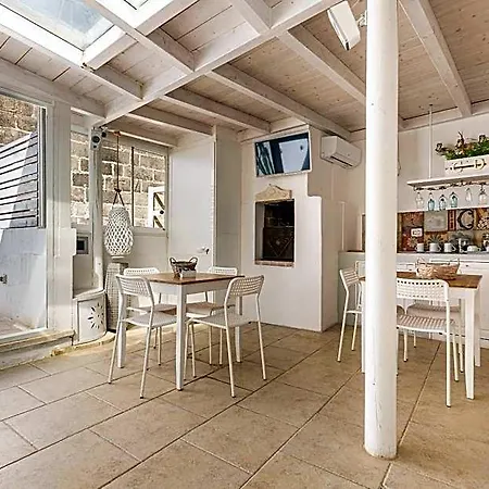 Clara Domus 3*